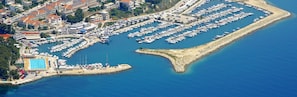 Zenta marina and beach, 4 min walking from the apartment