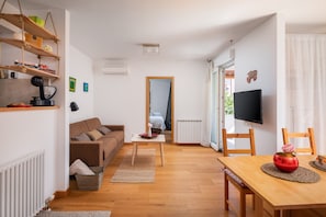 Living room & dining area