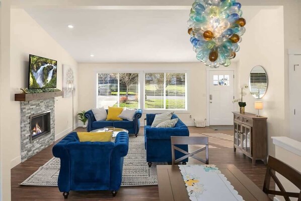 Another angle of living room from dinning area.