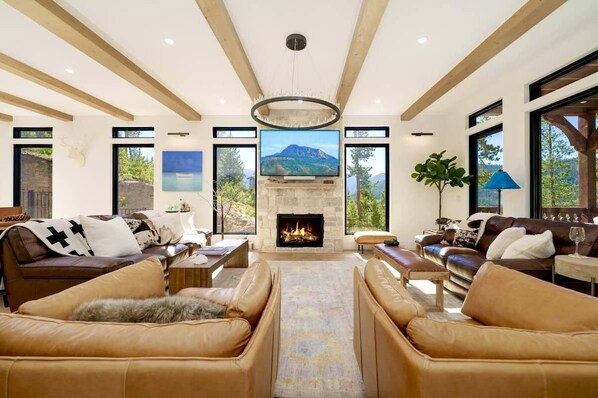 Ski Shores: The Chalet - a SkyRun Winter Park Property - 