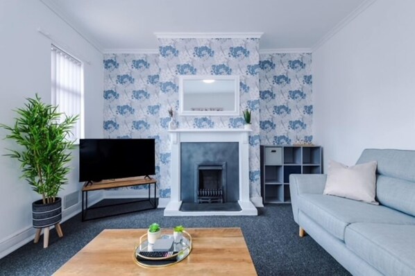 Living Room / Lounge