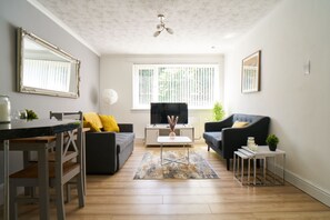 Living room 4