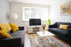 Living room 11