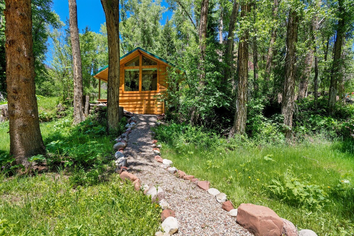 River’s Edge Cabin | T-Lazy-7 Ranch