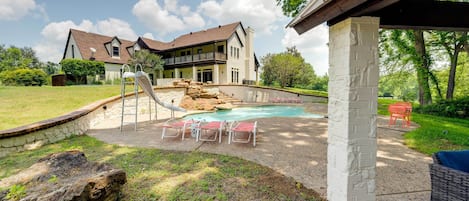 Melissa Vacation Rental | 6BR | 6BA | 5,357 Sq Ft | Step-Free Entry | 10 Acres