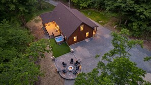 An aerial shot of the Maplewood Haven getaway!