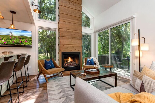 Stylish and cozy ski chalet-open family room