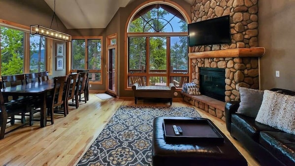 Experience the ultimate mountain getaway from this beautiful 4-bedroom townhome!