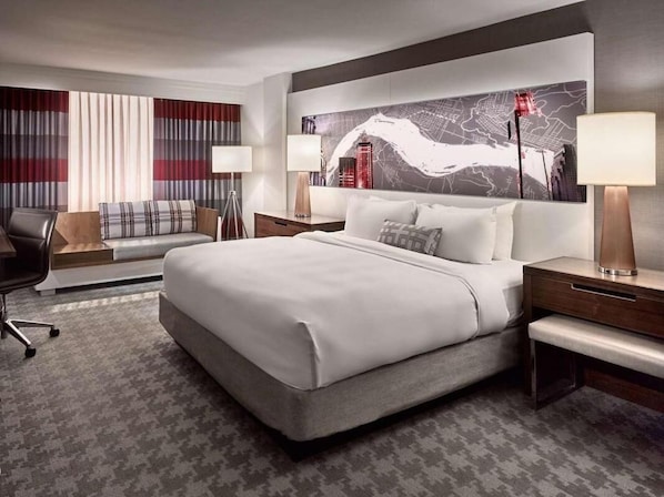 Comfortable Unit with 1 King size bed. Exact unit will be assigned upon arrival. Views, colors and decor may vary.
