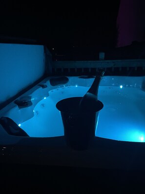 Private hot tub
