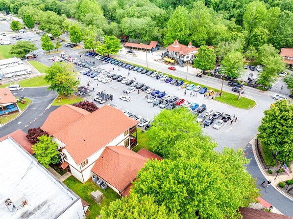 CAR SHOW  IN HELEN EVERY MAY