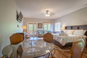 Relaxing room with everything you need to enjoy your stay