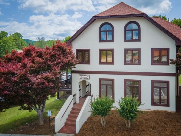 Alpine Village Condos Entrance