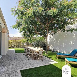 Jardin / Terrasse à l’arrière de la maison 🏡