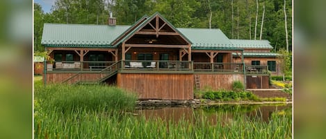 Pond's Edge Lodge