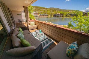 Your private deck on the Lake!