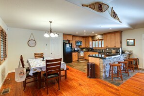 Kitchen Space | Dining Area