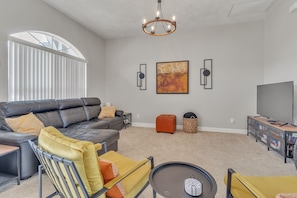 Furniture, Indoors, Living Room, Couch, Screen
