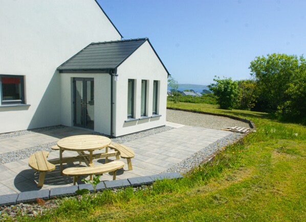 Bell View Holiday Home Sheeps Head | Coastal Self-Catering Holiday Accommodation Available in Bantry, County Cork