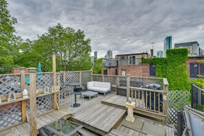 Rooftop Deck | Outdoor Seating | Electric Grill | City View