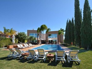 Special Vilamoura Villa | 6 Bedrooms | Villa Lagoon | Private Pool with Great Golf Course Views | Algarve