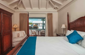 Unit with 1 King size bed. Exact unit will be assigned upon arrival. Views, colors and decor may vary.