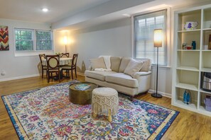 Living Area | Smart TV