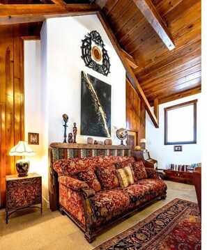 Oversize comfy sofa to take a break and relax! Can also be utilized as a bed!