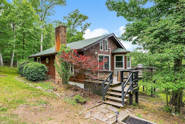 The front of the house has a large platform for unloading your bags, groceries and guests.