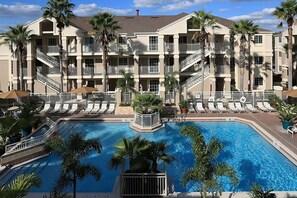 Outdoor Swimming pool