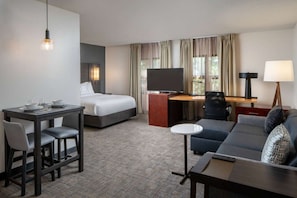 Unit with Queen bed