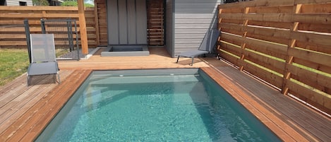 Piscine chauffée à 27 °C (5x3) de début mai à fin septembre