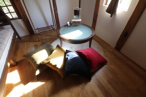 2nd floor guest room (Gathering space and cushions)