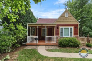 Welcome to your pet friendly home away from home