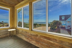 Beautiful Views from Sunporch!