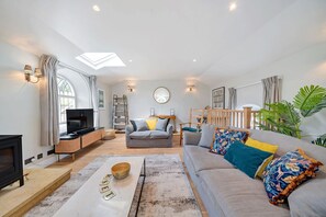 The Old Chapel, Stoke Abbott: The light-filled sociable living room