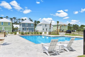 Community Pool- Right across from Beachy Keen!