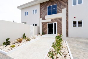 Beautiful Entrance to the Apartment in  Noord Aruba - Breathe fresh air with our thoughtfully placed green companions - Peaceful Neighbourhood