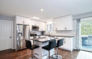 Open cooking/living/eating concept