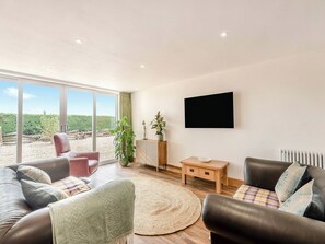 Living area | Heron’s Den - Langton Hill Retreats, Langton Hill, near Horncastle