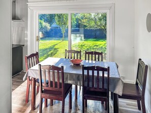 Dining Area | Pillango, Cowes
