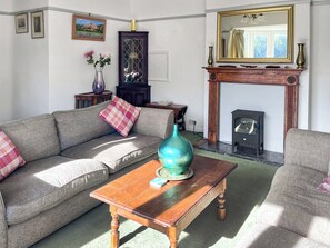 Living area | Pillango, Cowes