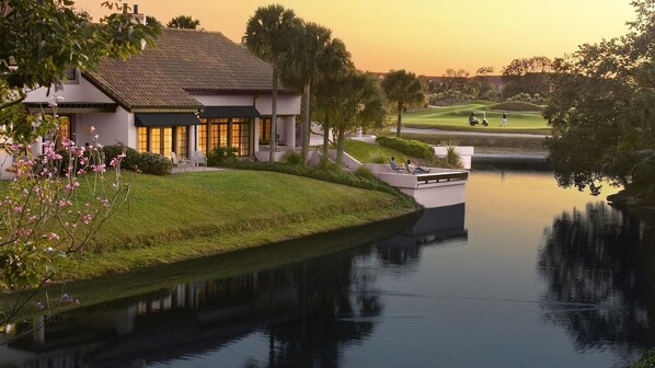 Villa's Golf Water View