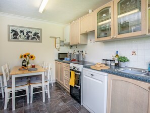 Kitchen/diner | Kate’s Cottage, Warbstow, near Crackington Haven