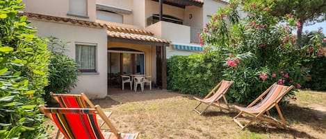 Terrace with equipped garden