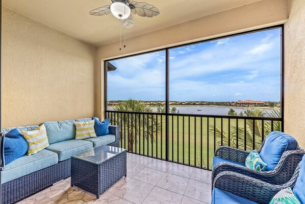 Rear Lanai with Lake & Golf Course Views