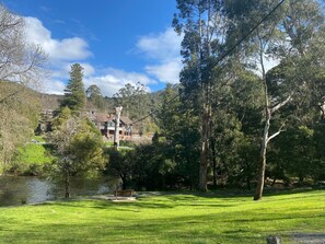 The famous Yarra River, perfect picnic spot!!