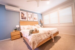 Master Suite - King bed
