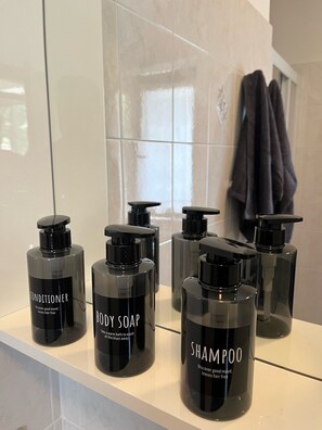 Bathroom amenities