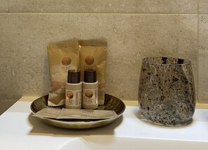 Bathroom amenities